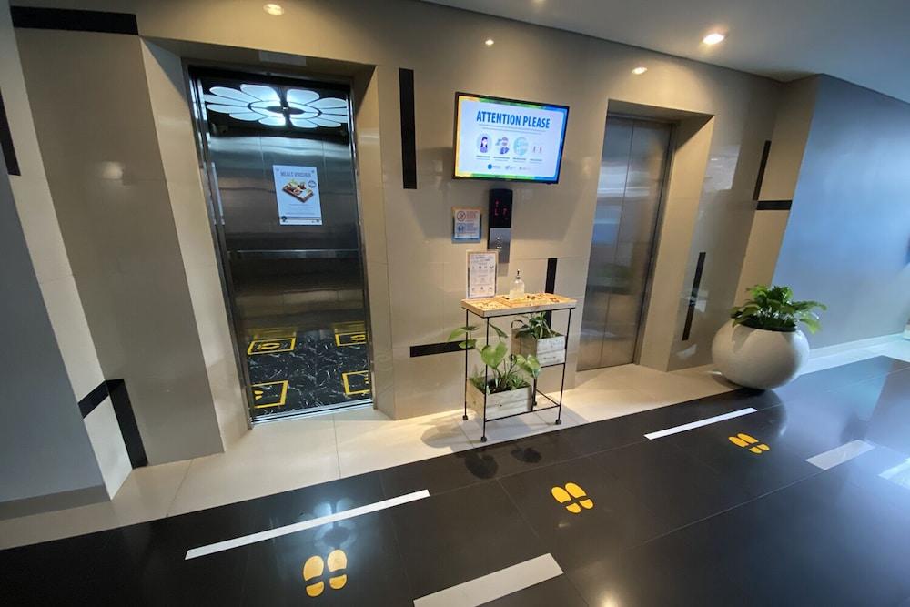 Hotel Fortunagrande Seturan Yogyakarta Ngoại thất bức ảnh