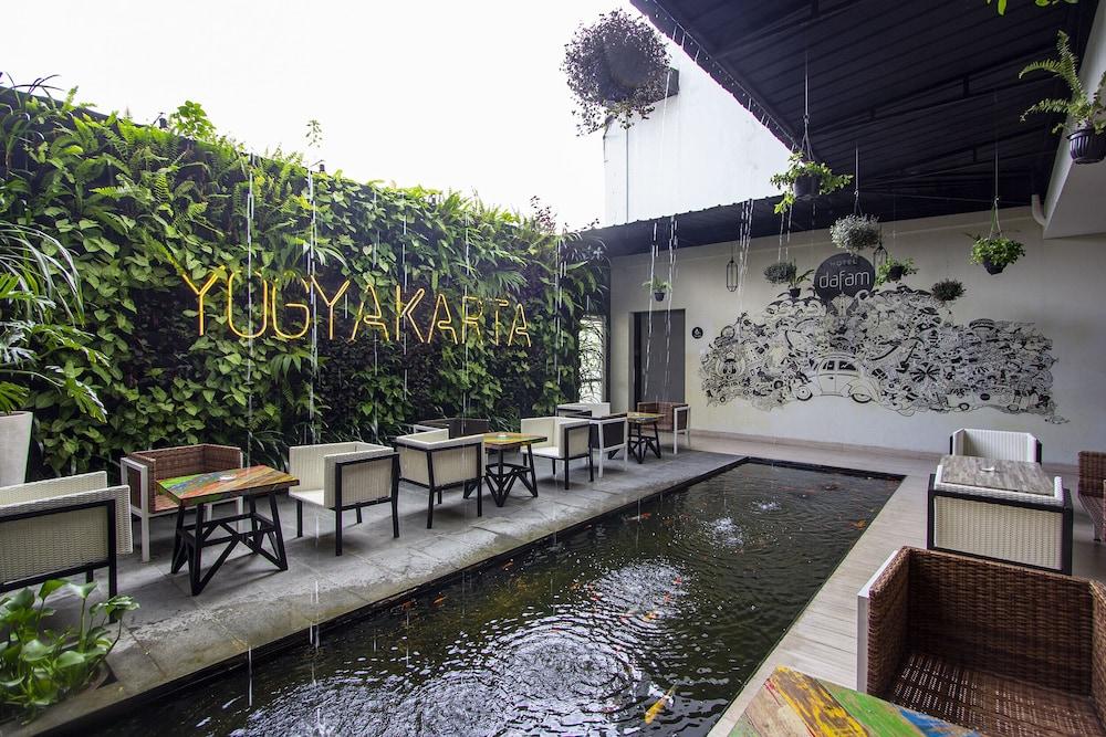 Hotel Fortunagrande Seturan Yogyakarta Ngoại thất bức ảnh