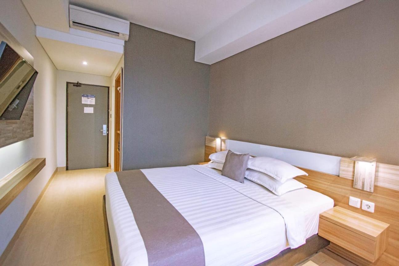 Hotel Fortunagrande Seturan Yogyakarta Ngoại thất bức ảnh